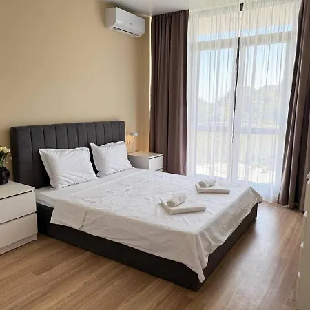 Modern Sea View Apartmán Varna